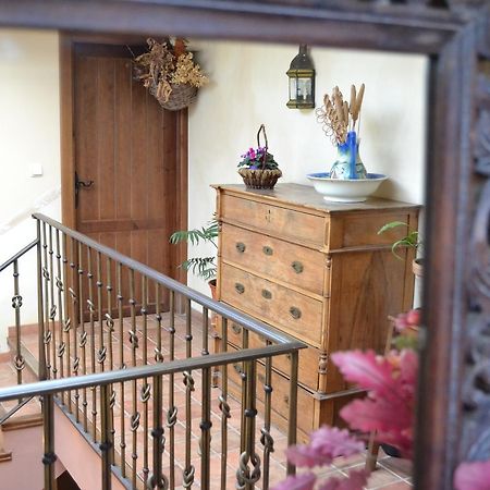 Hostal Toribio Ґалароса Екстер'єр фото