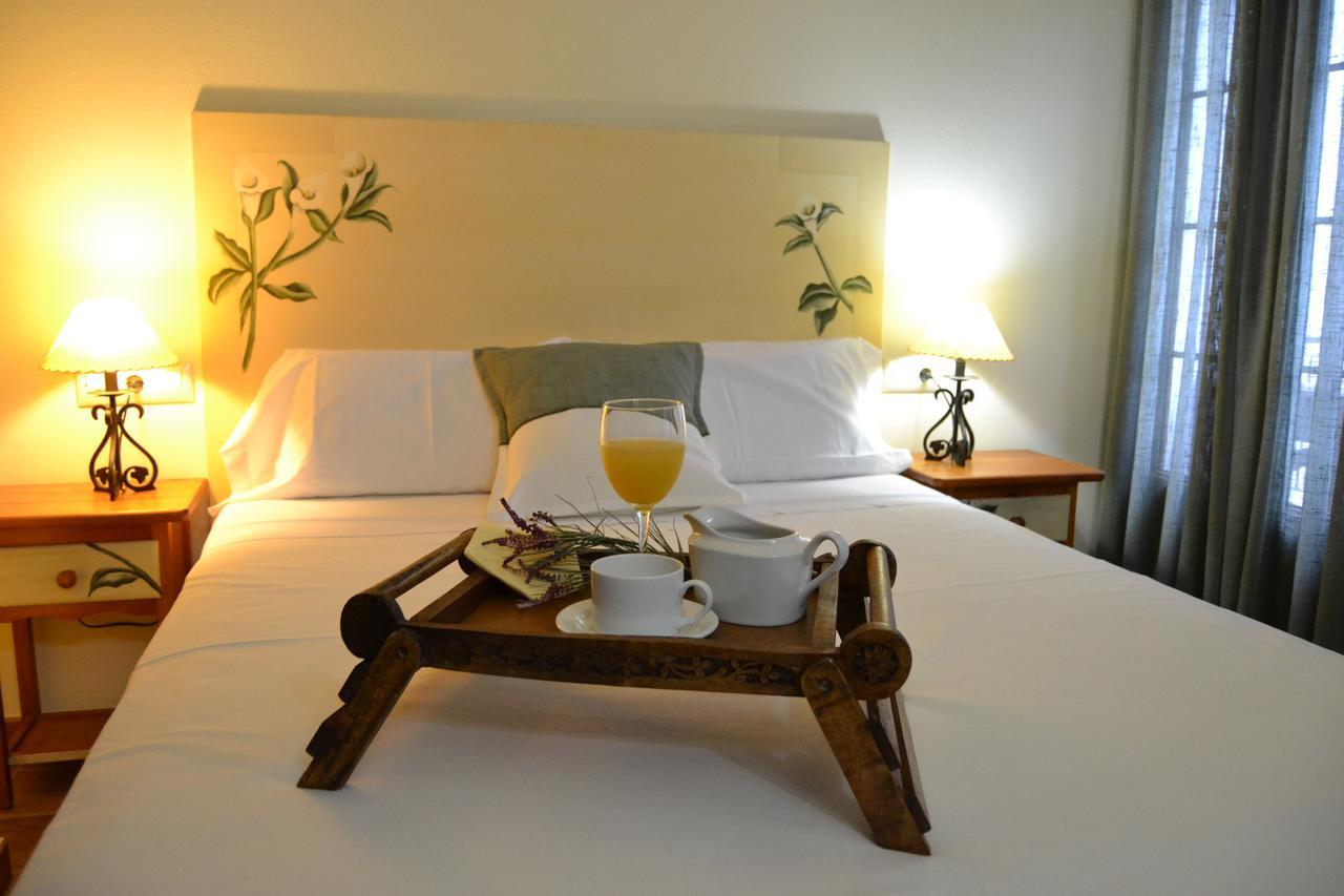 Hostal Toribio Ґалароса Екстер'єр фото