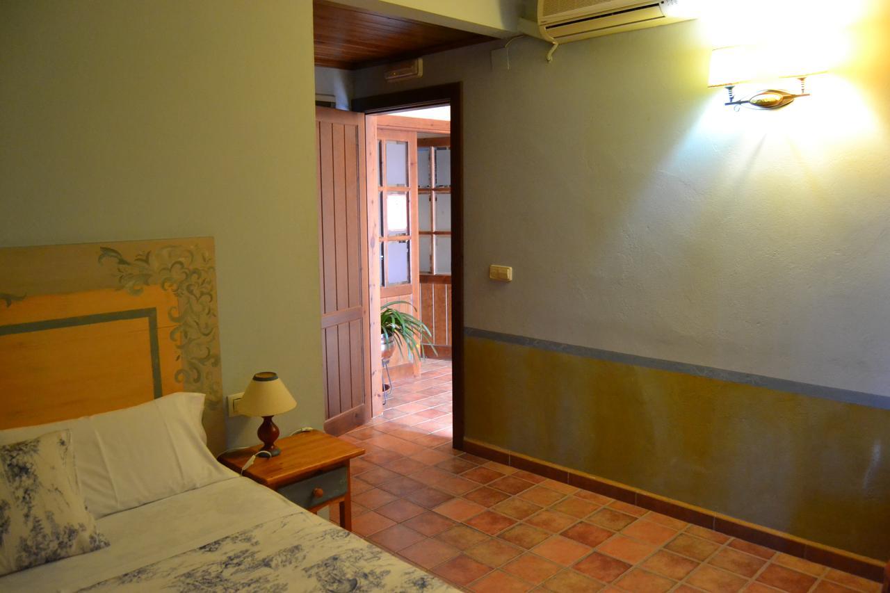 Hostal Toribio Ґалароса Екстер'єр фото