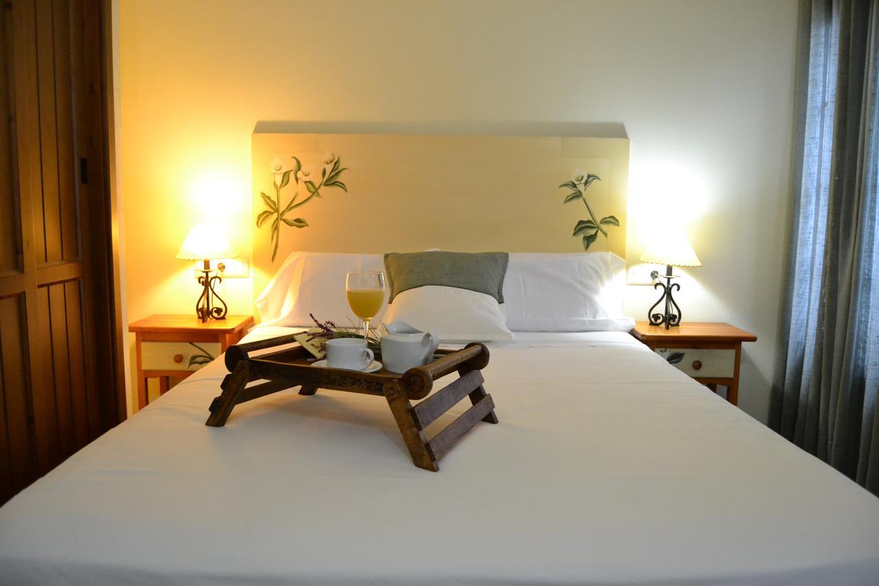 Hostal Toribio Ґалароса Екстер'єр фото
