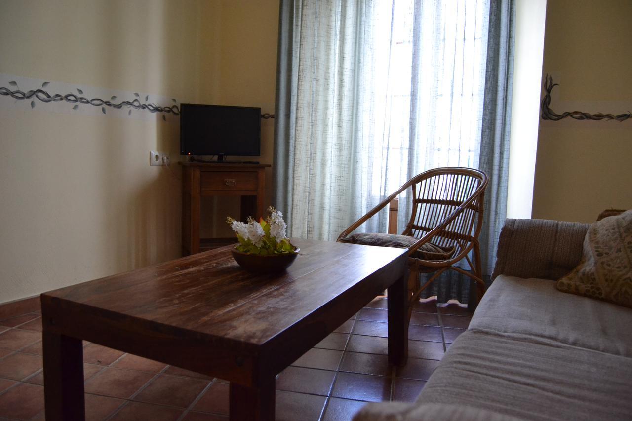 Hostal Toribio Ґалароса Екстер'єр фото