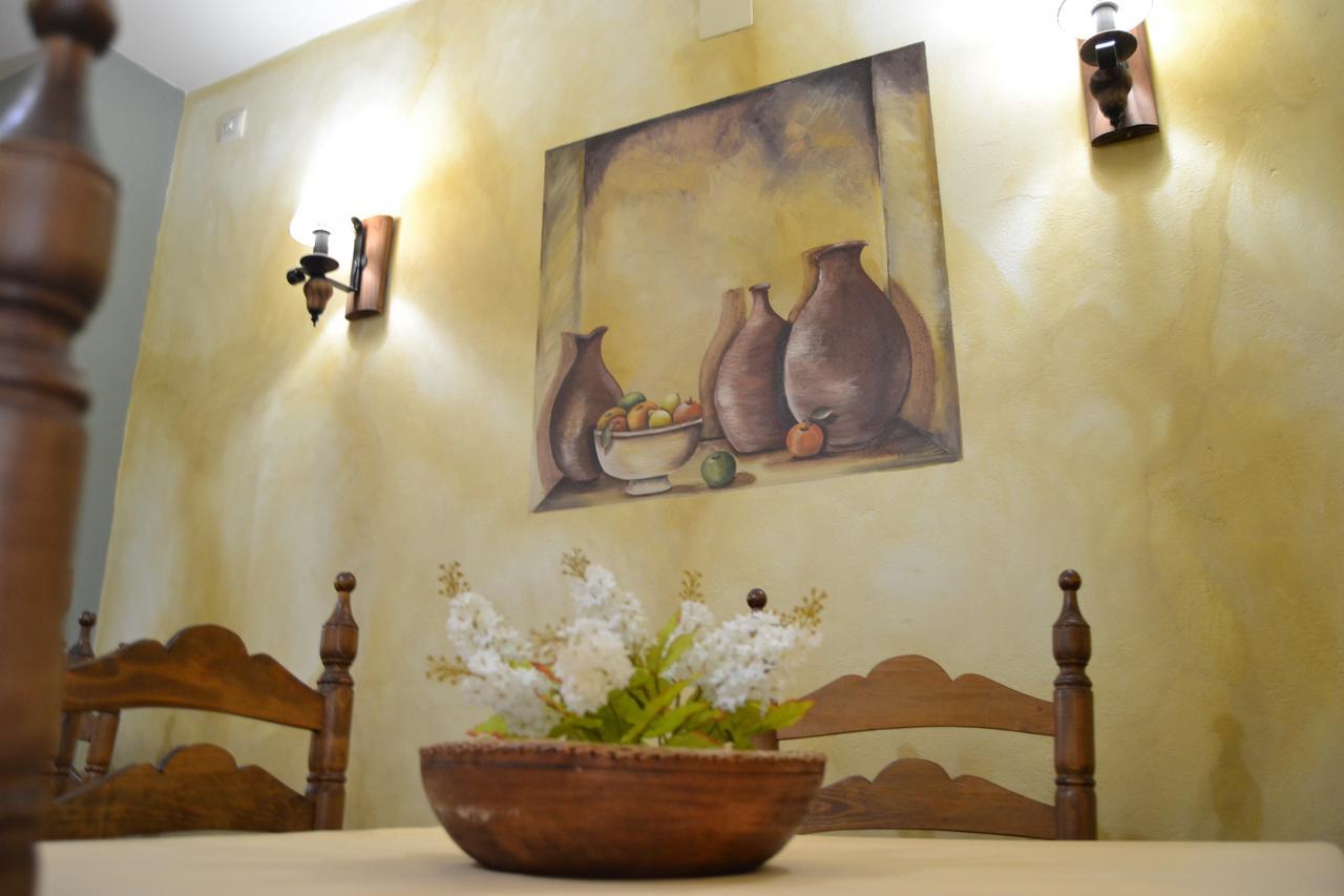Hostal Toribio Ґалароса Екстер'єр фото