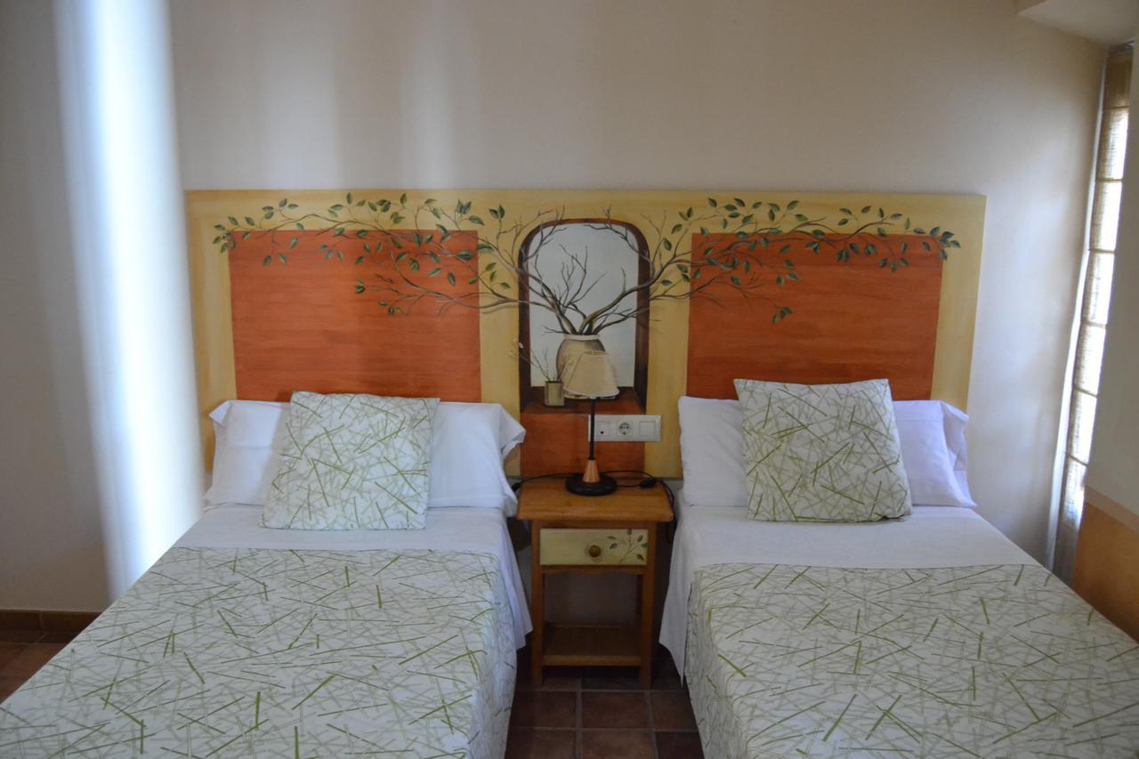 Hostal Toribio Ґалароса Екстер'єр фото